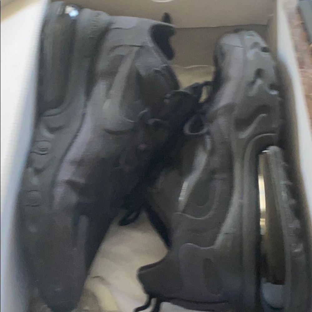 Air Max 270 React - image 1